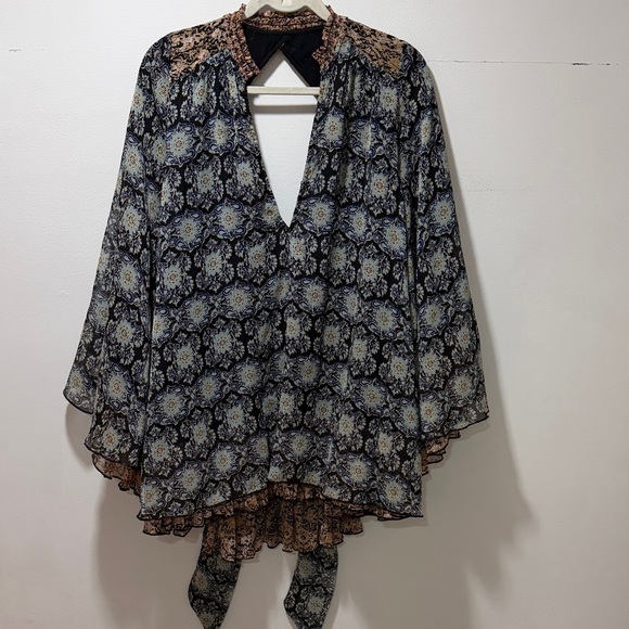 Free People Tops - Free People Womens Floral Keyhole Boho Blouse NWOT Open Back Ruffle Fairy XS Top